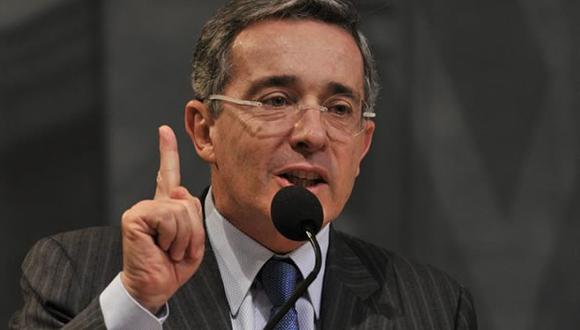 Uribe critica que sólo Martinelli defienda democracia en Venezuela