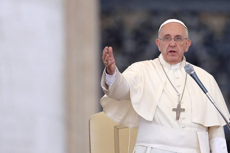 Papa Francisco pide una "revolución cultural" contra "el suicidio" del planeta