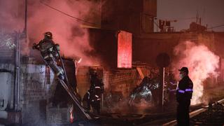 Incendio consumió cuatro viviendas en la calle Pacasmayo, en el Cercado de Lima (VIDEO)