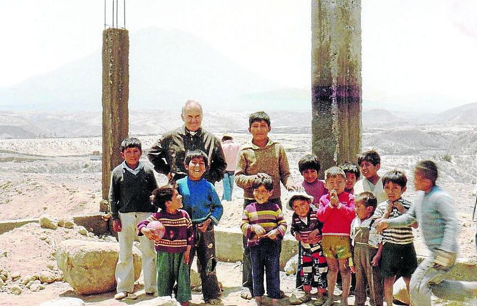 Carlos Pozzo, el sacerdote Jesuita que se empolvó los zapatos en Arequipa (FOTOS)