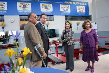 Pimentel consolida sus 42 años con nuevo local