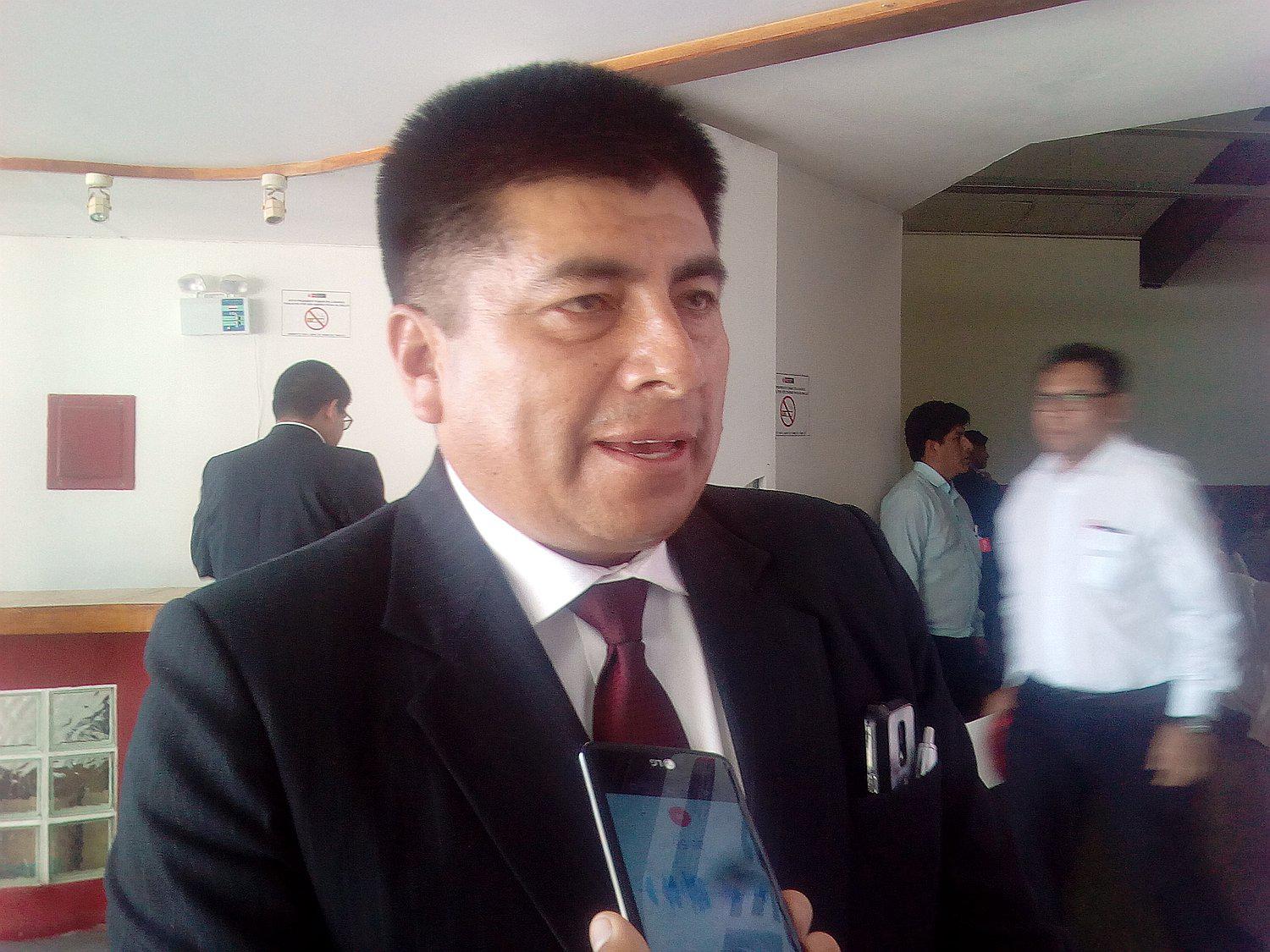 Lunes 30 de abril no es  feriado ni día no laborable