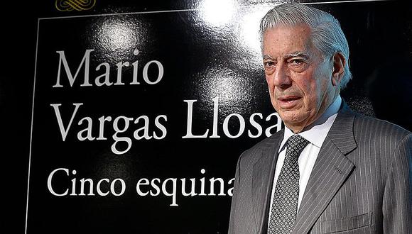 Mario Vargas Llosa donó libros a una cárcel de España 