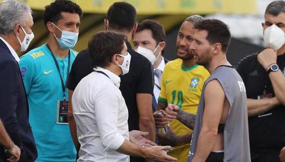 FIFA avisó a Argentina que tendrá que jugar contra Brasil el partido suspendido de Eliminatorias. (Foto: AFP)