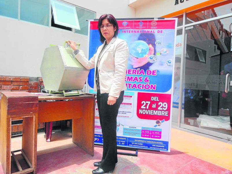 Presentan micro satélite 'Chaski'