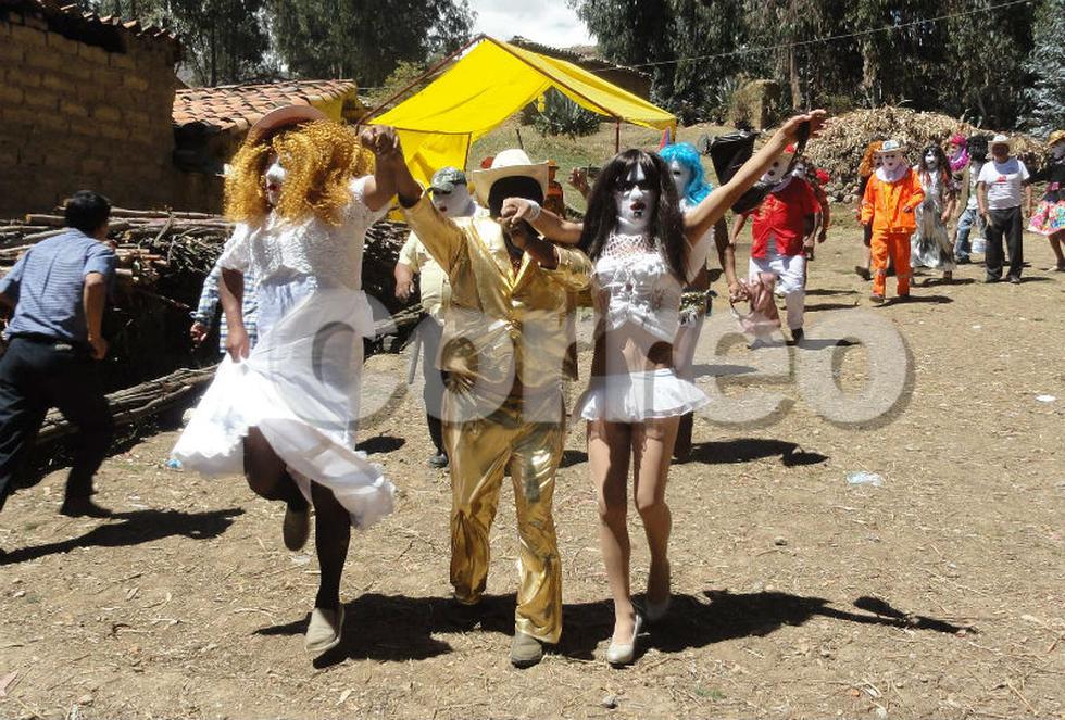 Camilles dan alegría  en fiesta de la Virgen del Cocharcas (FOTOS)