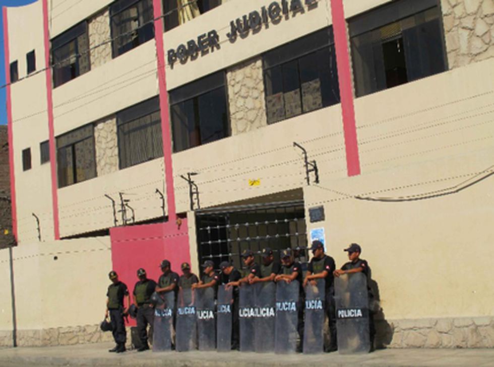 Trasladan a Ica a alcalde de Espinar detenido por disturbios contra minera