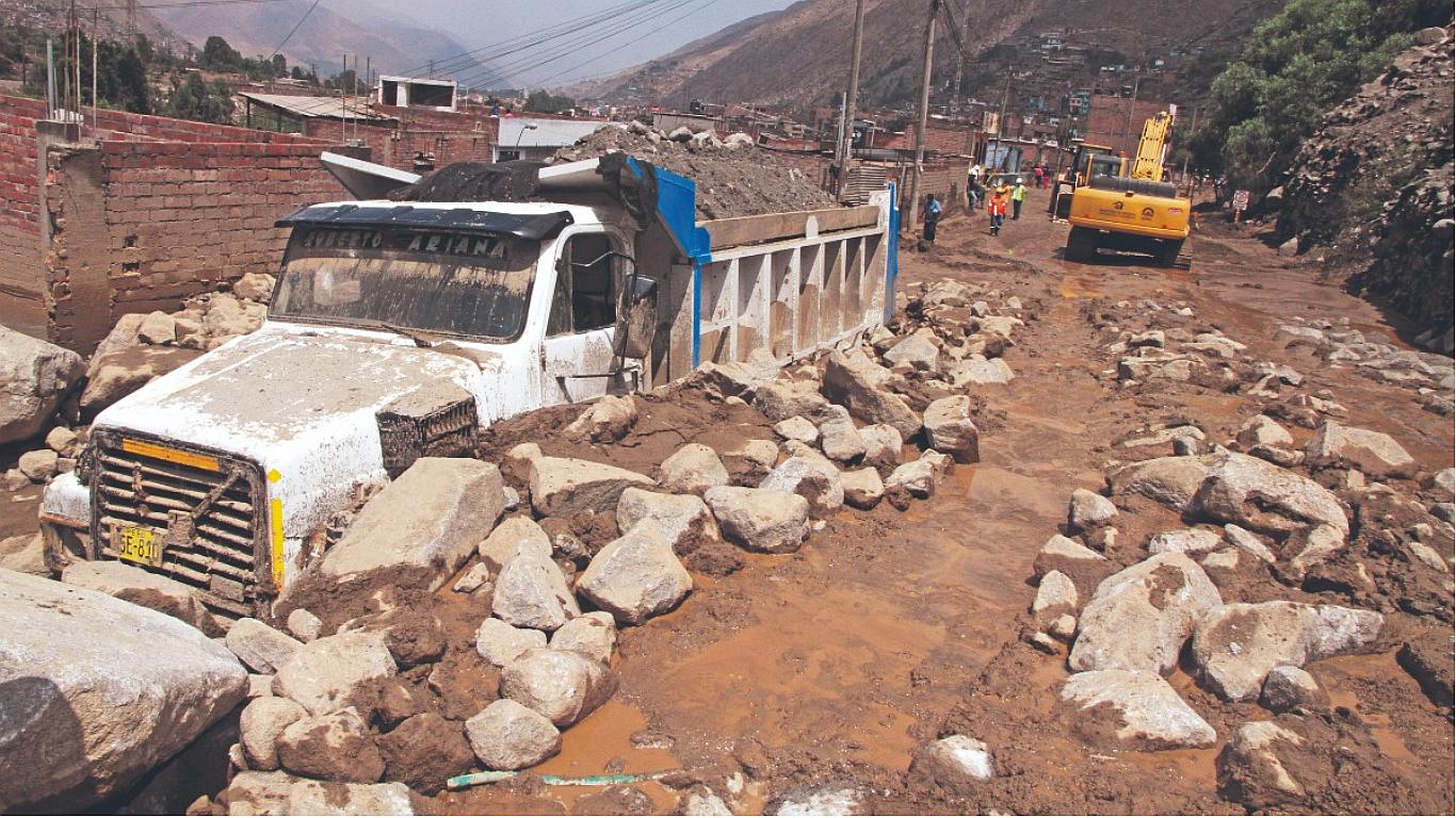 Falta transferir recursos para reconstruir casas afectadas por El Niño