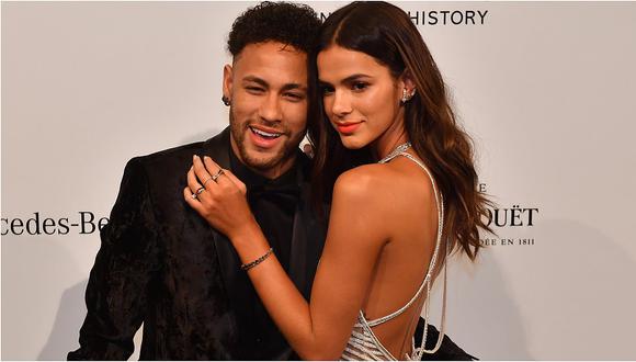 Panini le jugó cruel broma a novia de Neymar con el álbum del Mundial Rusia 2018 (VIDEO)