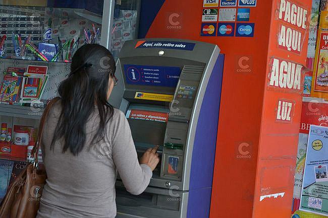 Bancos ganan S/. 3 mil 100 millones al año por retiros que hace el usuario en otras regiones
