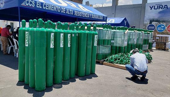 Donan más de 200 balones de oxígeno  para hospitales de Arequipa