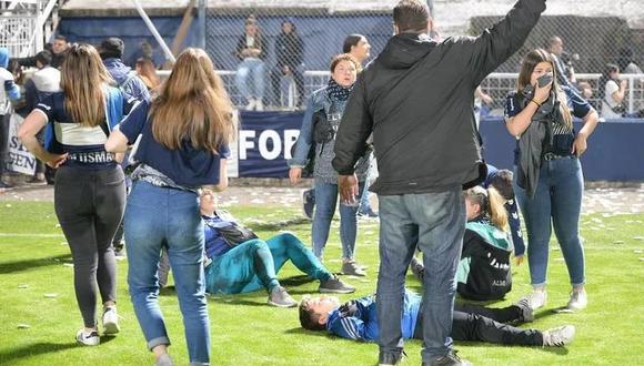 Hermano de hincha fallecido en los incidentes del Gimnasia vs Boca Juniors culpa a la Policía. (Foto: AFP)