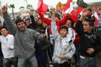 Siguen las colas para ingresar al Estadio Nacional
