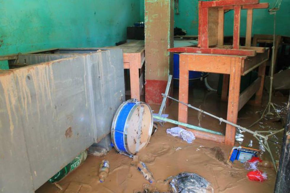 Mobiliario escolar de Izcuchaca fue devastado (FOTOS)