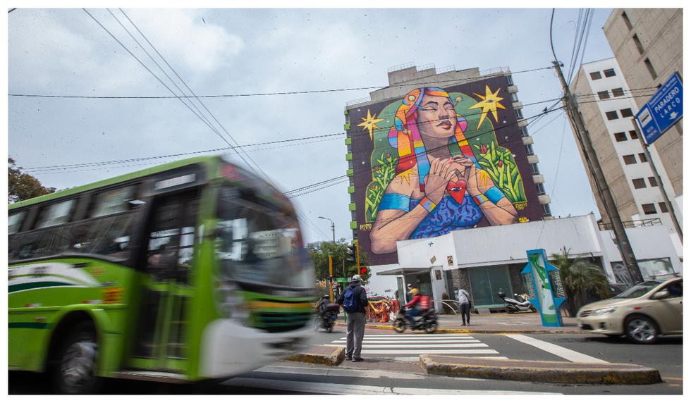 El mural urbano “Ver con el Corazón”, se encuentra ubicado en el cruce de la cuadra 9 de la avenida José Larco con 28 de Julio, en el distrito de Miraflores.
Autor: @pesimo
Foto: Jorge Cerdan/@photo.gec