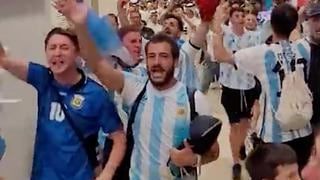 Argentina jugará ante México en el estadio Lusail y los aficionados ‘albicelestes’ ya llegan con emocionantes cánticos (VIDEO)