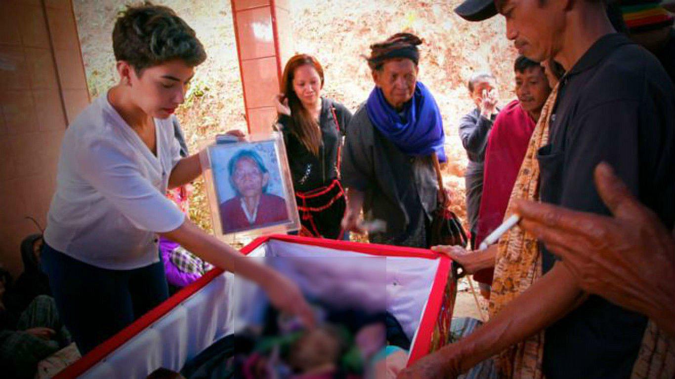 Conoce a los Toraya, una población sin miedo a los muertos