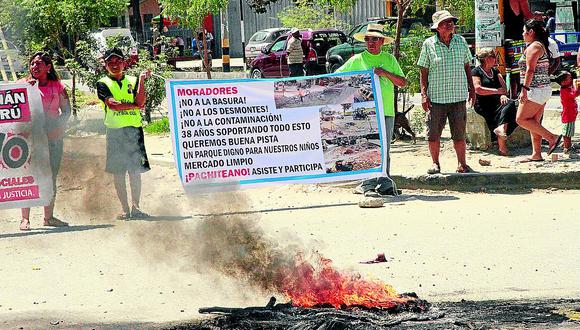 Los vecinos de Pachitea bloquean la avenida Sullana 