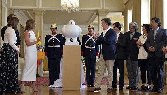 Colombia: Develan escultura de Fernando Botero alusiva al acuerdo de paz con las FARC