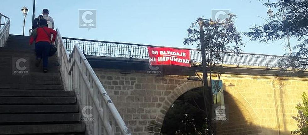 Aparecen letreros de apoyo a Presidente Vizcarra (FOTOS)