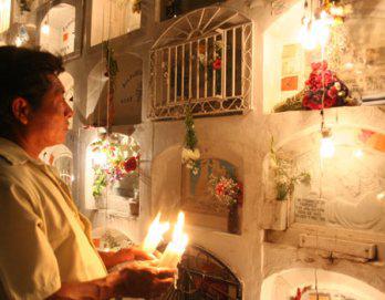 Velaciones tradición que cada año se pierde