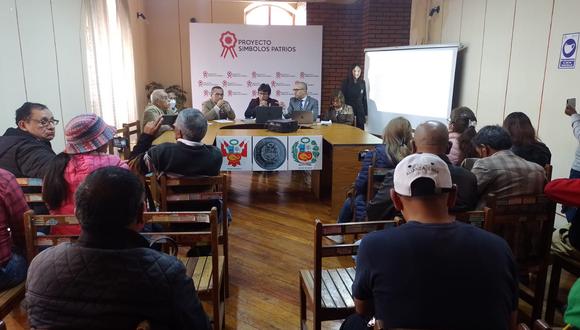 Colectivo dio conferencia de prensa en sala de regidores de Huancayo