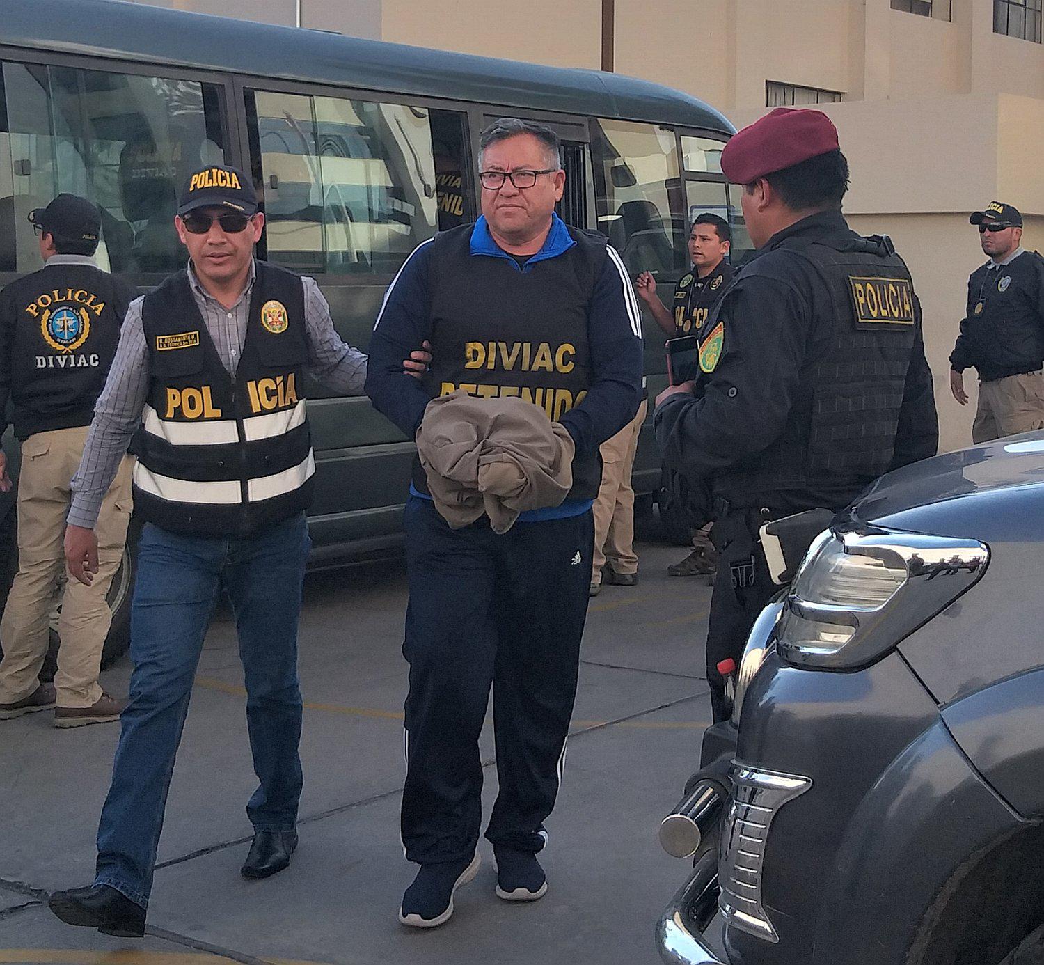 Arequipa: Coronel implicado en banda continuará en prisión 