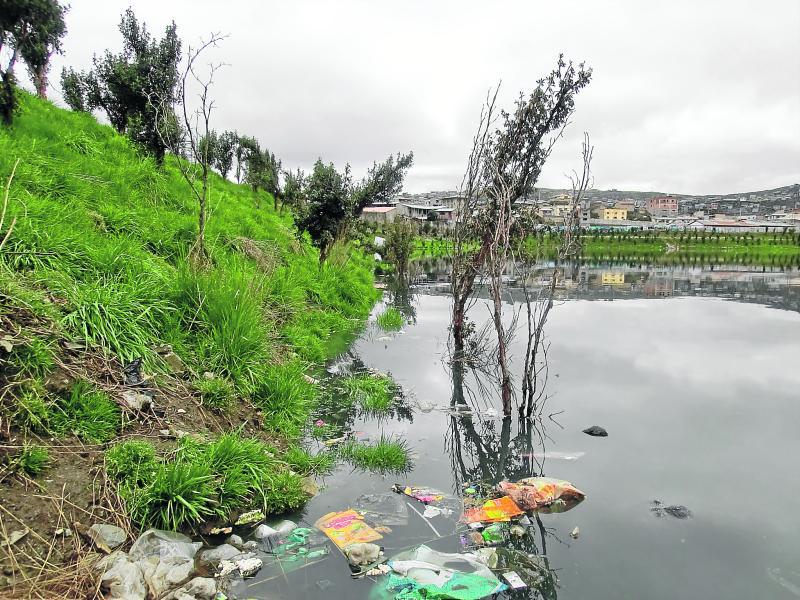 Preocupa ingreso a aguas residuales de Patarcocha