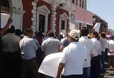 Taxistas realizan un plantón contra el alcalde Daniel Marcelo 