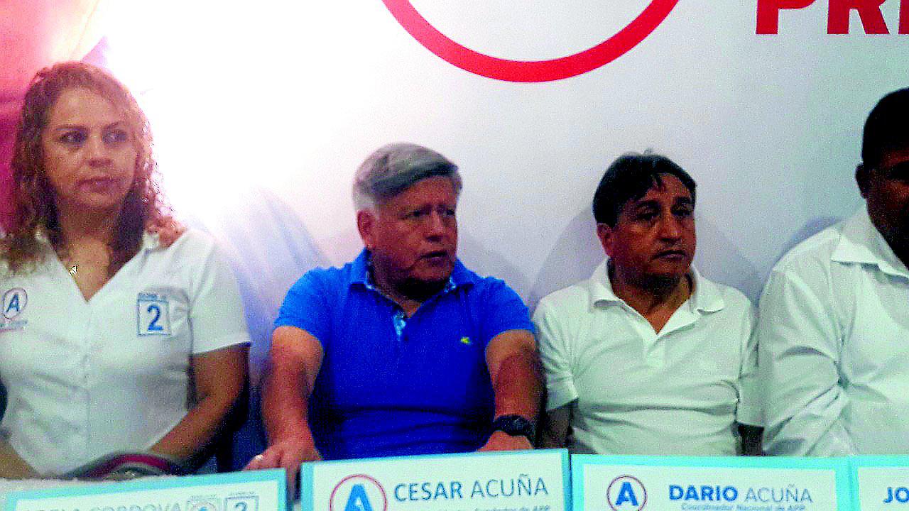 César Acuña separó a cuatro congresistas que votaron por elección de miembros del TC