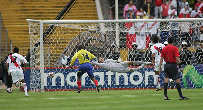 Selección peruana: Así le fue a Diego Penny cuando enfrentó a Ecuador (VIDEO)