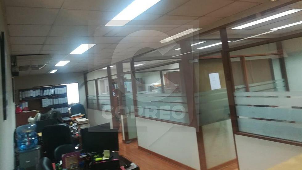 Luciana León: Realizaron lacrado de sus oficinas en el Congreso