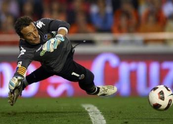 Arqueros de 40 y 16 años en Liga de Campeones