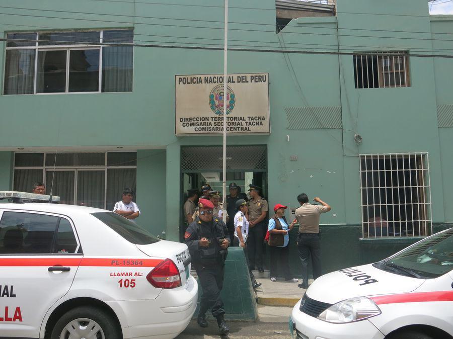 Delincuentes roban en casa de médicos tras romper puerta con "pata de cabra"