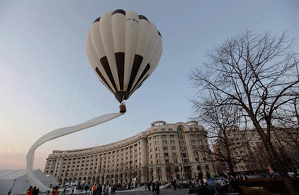 Fotos: El vestido de novia con la cola más larga del mundo 