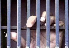 EEUU: Estudian perdonar a presos con más de 10 años de cárcel por drogas