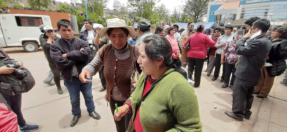 Tres escolares de 6to de primaria y cuatro adultos mueren en caída de bus, en Cusco (VIDEO y FOTOS)