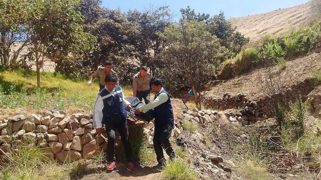 Hallan cadáver de varón desnudo en chacras de Pocata