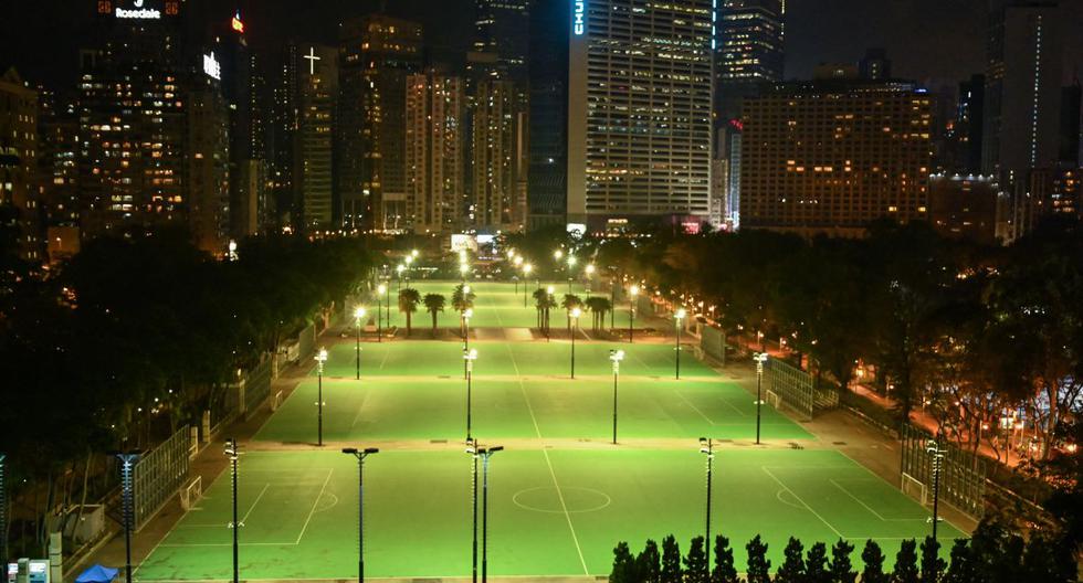 Una vista general muestra un Victoria Park vacío en el distrito de Causeway Bay de Hong Kong, el 4 de junio de 2021. (Peter PARKS / AFP).