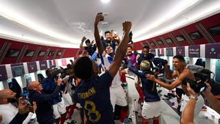 La fiesta de los futbolistas de Francia en el camerino tras clasificar a semifinal del Mundial