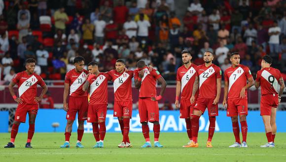 Juan Carlos Oblitas aseguró que deben replantarse cosas en el fútbol peruano. (Foto: AFP)