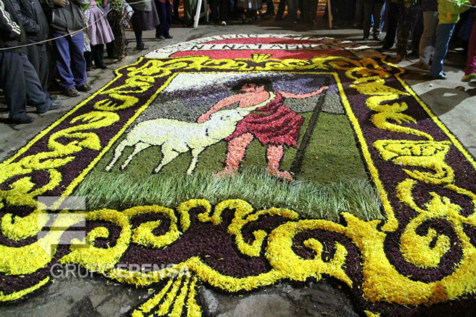 Tarma: Alfombras de flores reciben a Cristo Resucitado