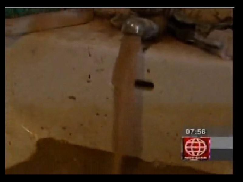 Agua turbia sale de caños en distrito de Jaquí, vecinos culpan a minería informal 