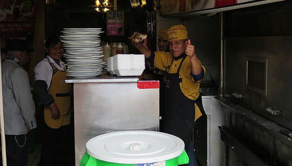 Trabajadores huancavelicanos opinan que incremento de sueldo básico es "miserable" 