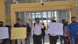 Padres protestan a causa de robos a estudiantes del colegio Independencia en Arequipa