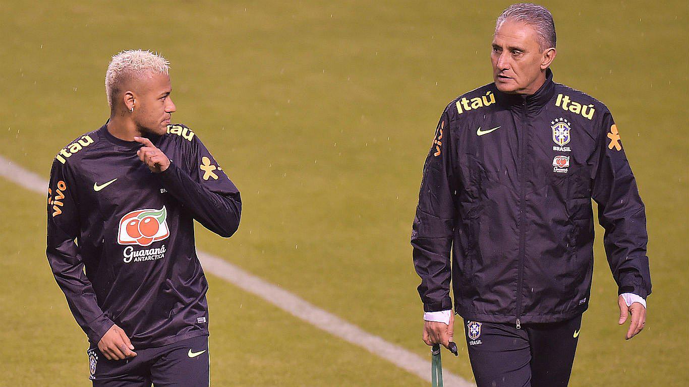 Brasil: Tite quita cinta de capitán a Neymar para sacarle responsabilidad