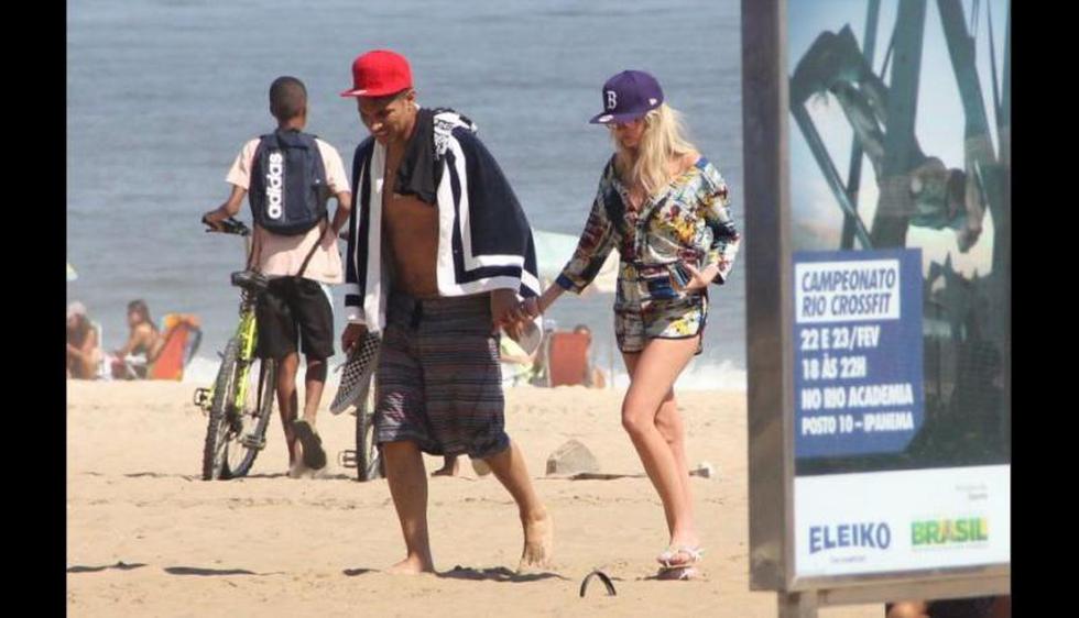 Paolo Guerrero fue fotografiado con una bella modelo