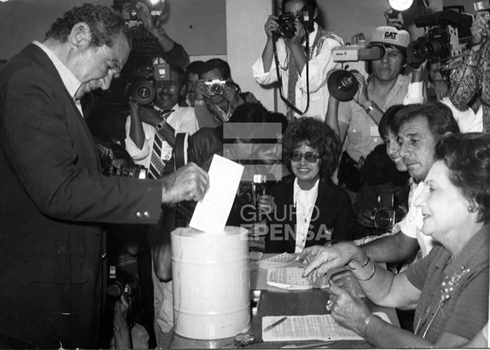 La vida del líder aprista Armando Villanueva en imágenes