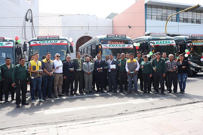 SIT ya tiene 536 vehículos acreditados que cubren 22 rutas