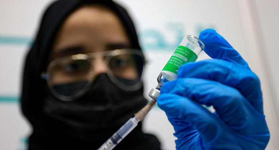 Imagen referencial. Las vacunas de la marca Covishield quedaron depositadas en la Terminal de Cargas luego del arribo en un vuelo de la compañía Qatar. (Foto: Karim SAHIB / AFP).